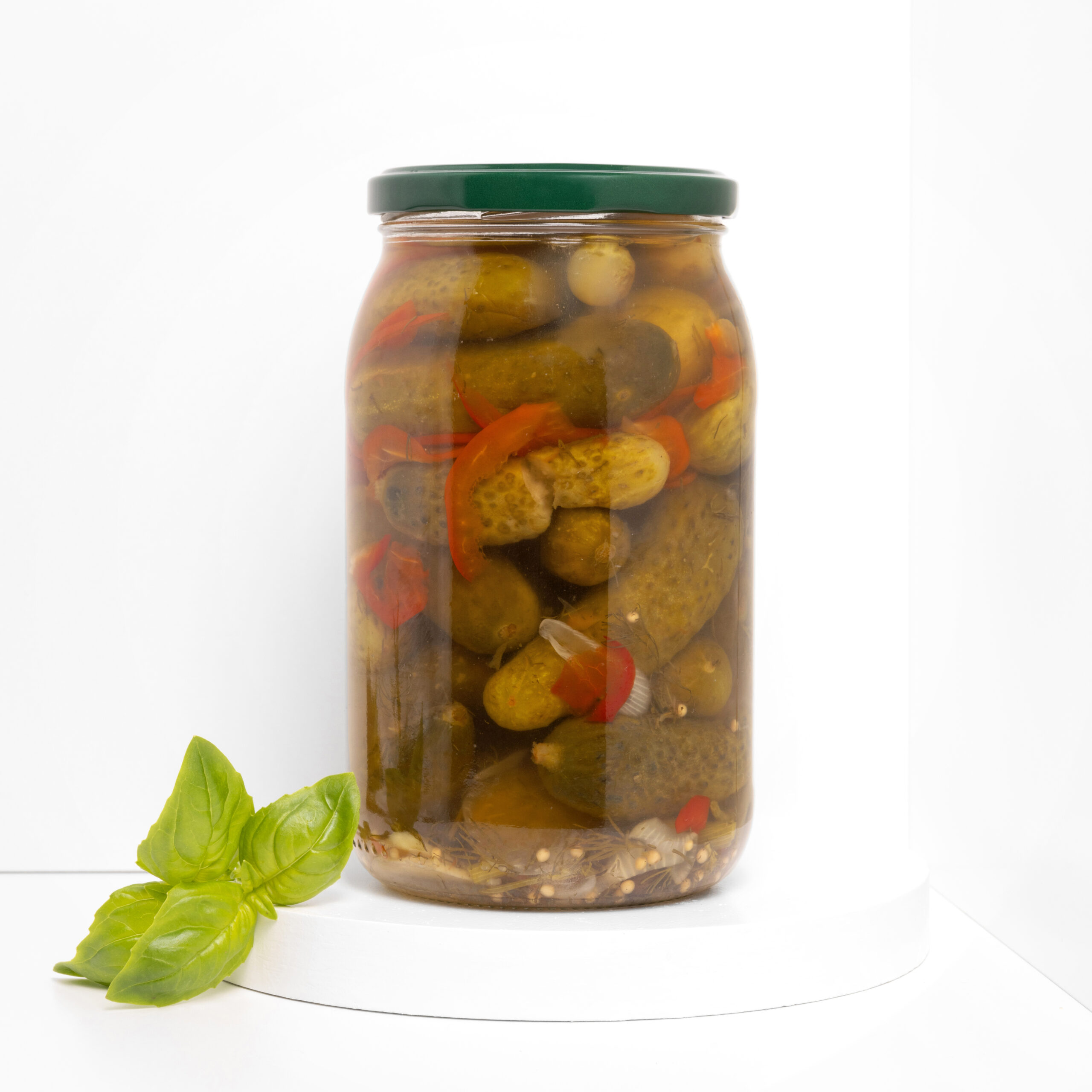 Marinuoti agurkėliai su daržovėmis Marinuoti agurkėliai su daržovėmis